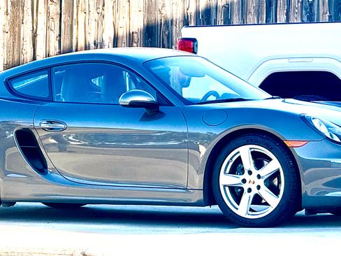 Used 2014 Porsche Cayman RWD image 1