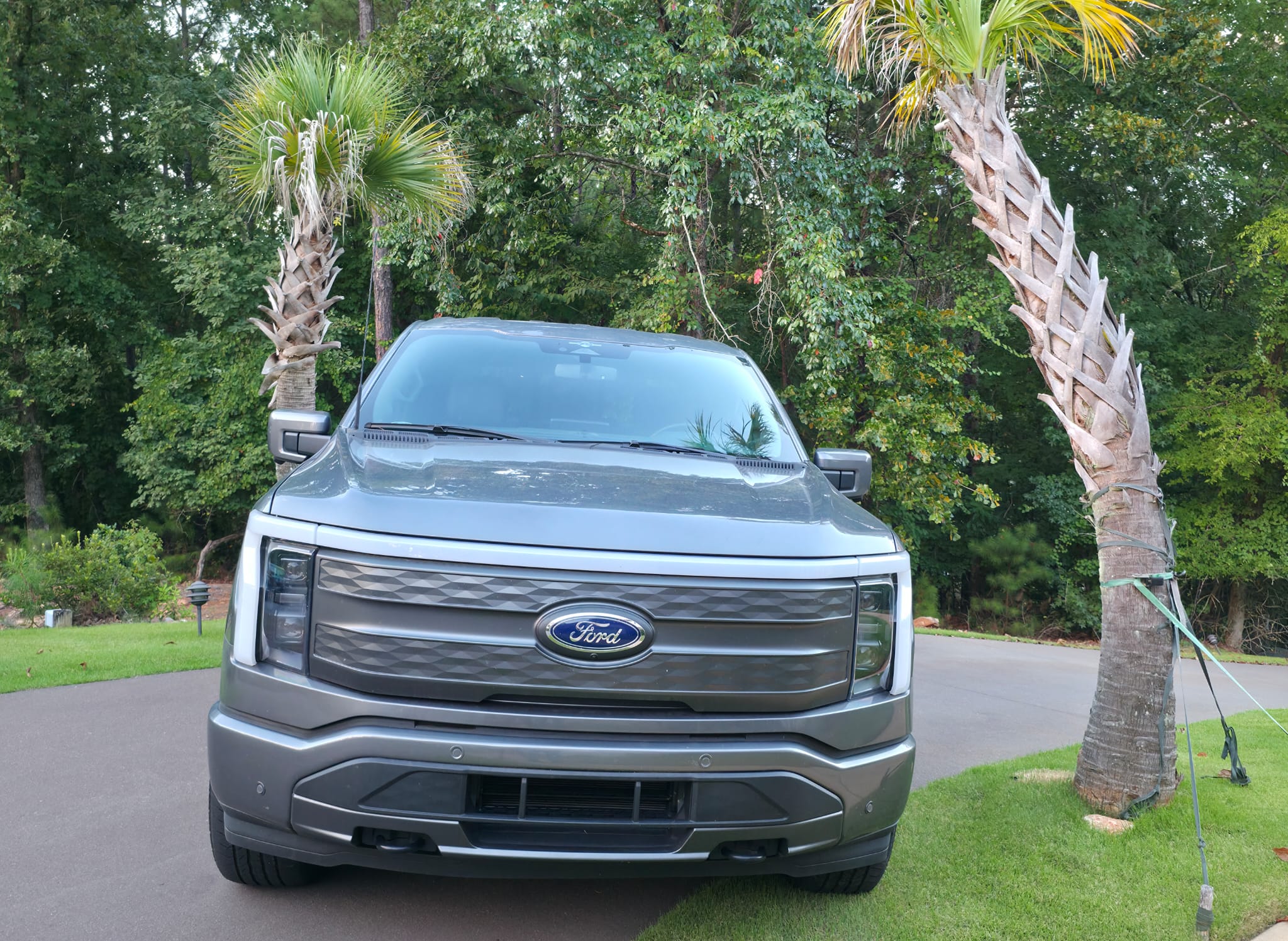 Used 2023 Ford F150 Lightning Lariat AWD/4WD image 4