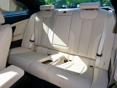 Used 2023 BMW 230i Coupe w/ Premium Package RWD image 26