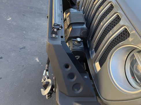 Used 2019 Jeep Wrangler Unlimited Sahara image 6