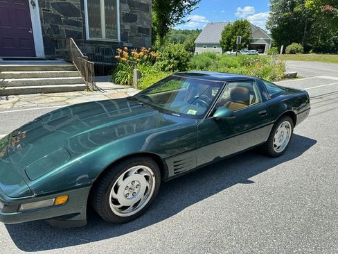 Used 1992 Chevrolet Corvette Coupe RWD image 2
