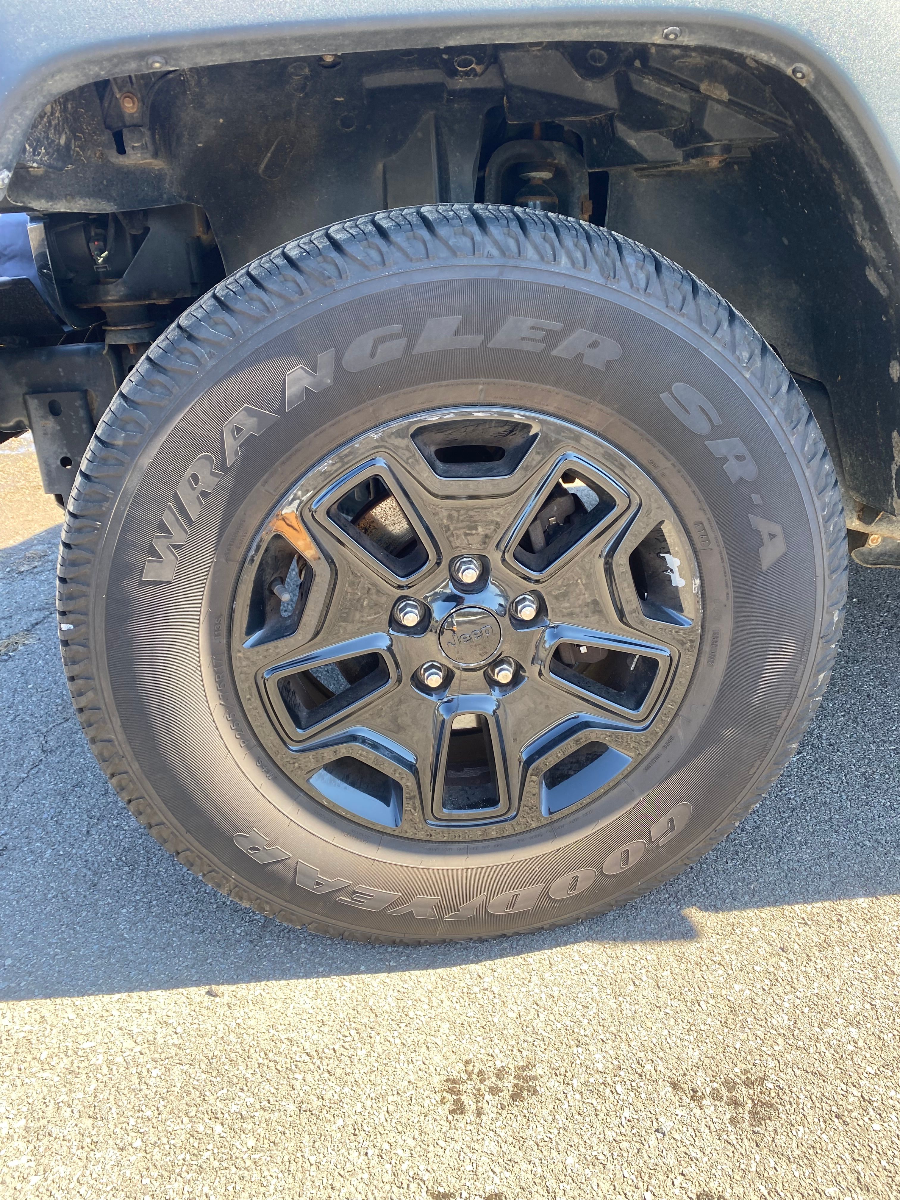 Used 2015 Jeep Wrangler Unlimited Sport AWD/4WD image 9