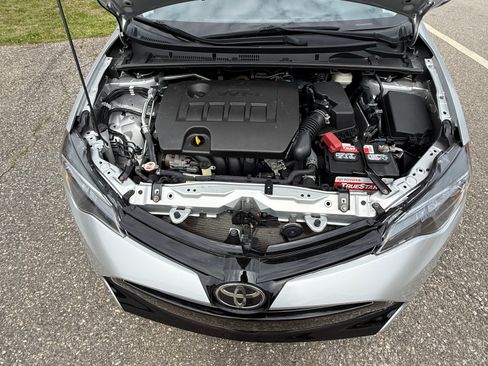 Used 2017 Toyota Corolla LE image 12