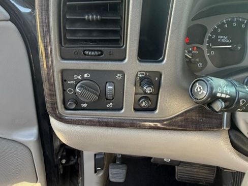 Used 2003 GMC Yukon Denali AWD/4WD image 14