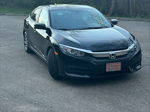 Used 2018 Honda Civic EX image 1