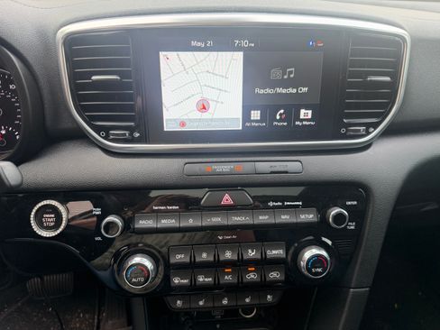 Used 2022 Kia Sportage EX w/ EX Technology Package FWD image 11