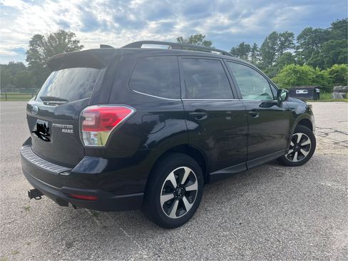Used 2017 Subaru Forester 2.5i Limited AWD/4WD image 6