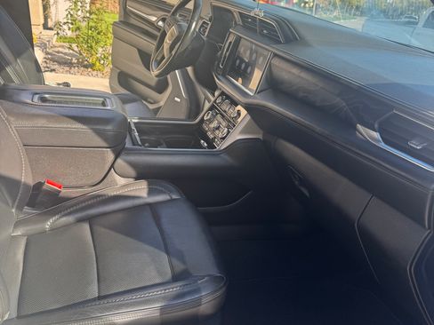 Used 2021 GMC Yukon Denali image 6