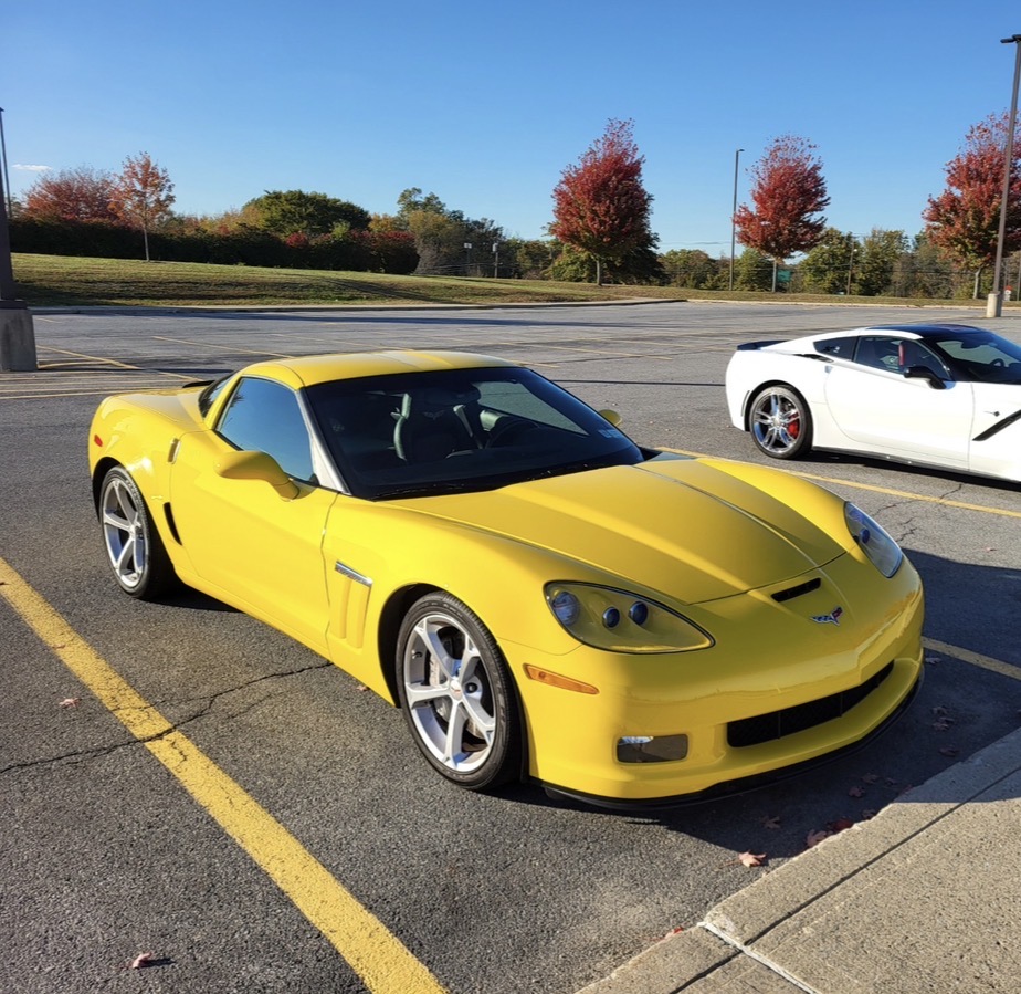 Used 2010 Chevrolet Corvette Grand Sport w/ Preferred Equipment Group RWD image 1