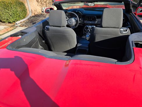 Used 2020 Chevrolet Camaro LT image 4