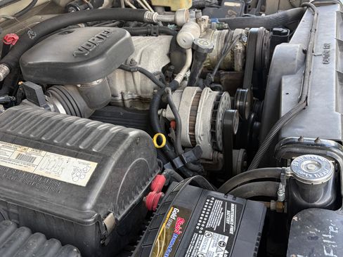 Used 2000 Chevrolet Silverado 3500 4x4 Crew Cab image 2