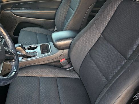 Used 2020 Jeep Grand Cherokee Laredo image 13