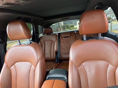 Used 2017 Audi Q7 3.0T Prestige image 25