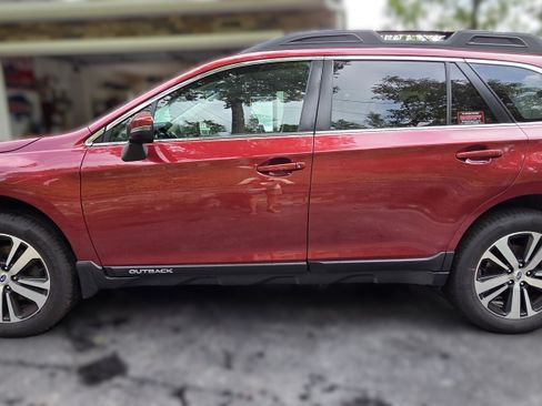 Used 2018 Subaru Outback 2.5i Limited AWD/4WD image 8