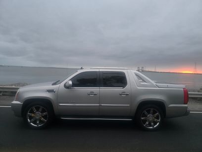 Used 2011 Cadillac Escalade EXT Luxury