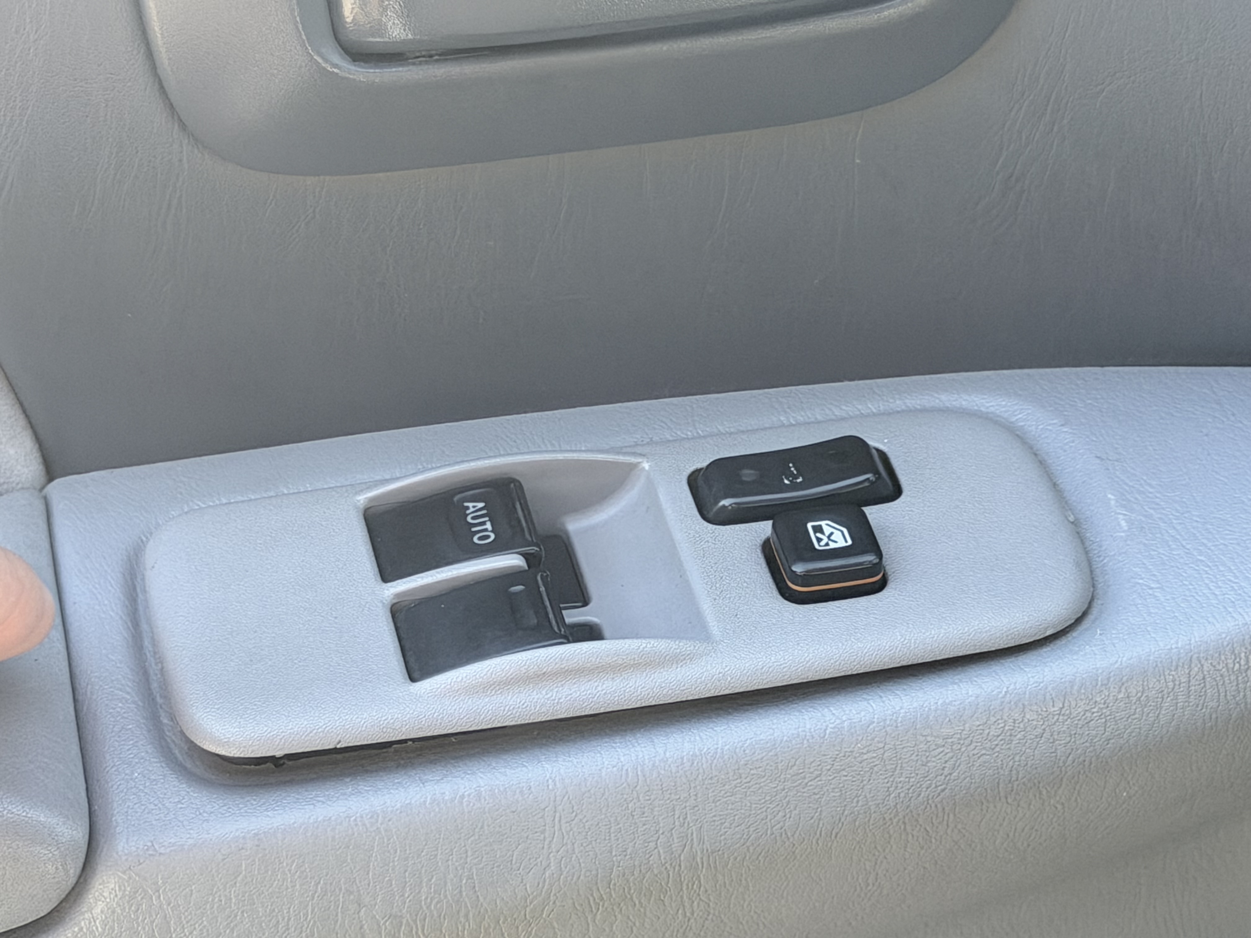 Used 2000 Toyota Sienna CE FWD image 13
