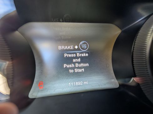 Used 2016 Jeep Cherokee Limited image 9