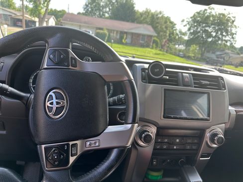 Used 2014 Toyota 4Runner Limited AWD/4WD image 6