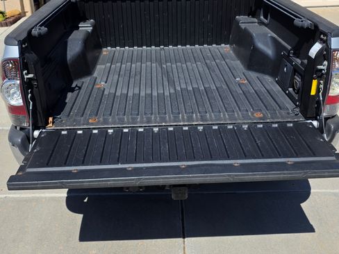 Used 2011 Toyota Tacoma PreRunner w/ TRD Off-Road Pkg w/JBL Audio image 15