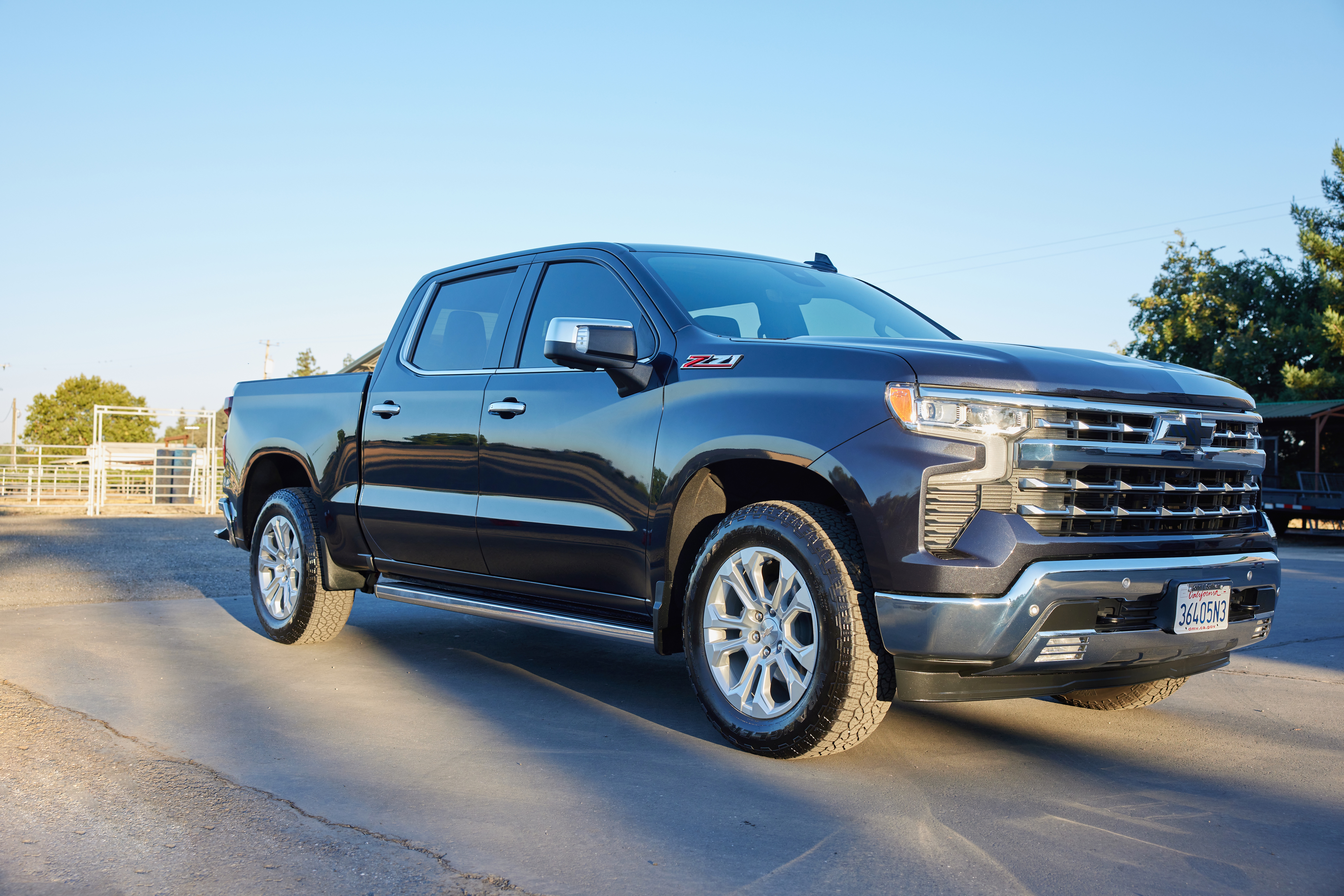 Used 2022 Chevrolet Silverado 1500 LTZ w/ LTZ Premium Package AWD/4WD image 1