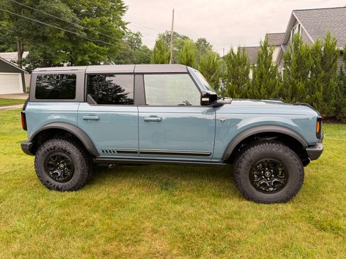 Used 2021 Ford Bronco First Edition AWD/4WD image 2