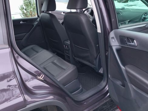Used 2016 Volkswagen Tiguan S image 10