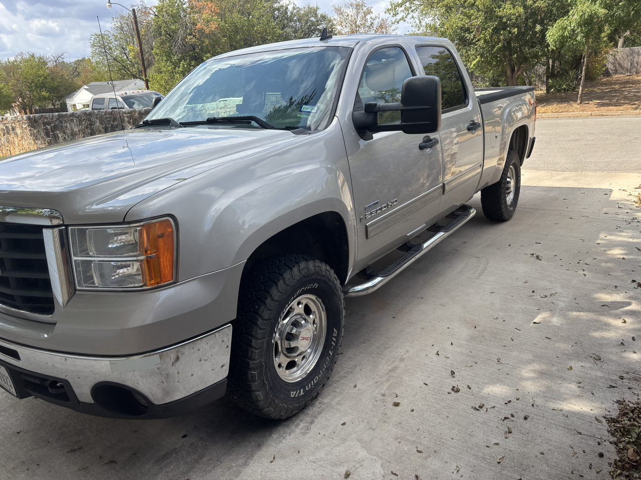 Used 2008 GMC Sierra 2500 SLE w/ Z71 Off-Road Package RWD image 5