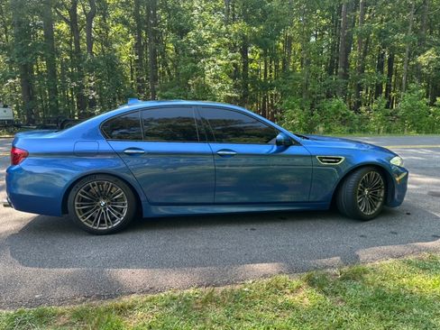 Used 2013 BMW M5 RWD image 2