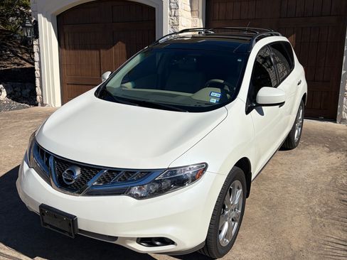 Used 2012 Nissan Murano LE w/ Platinum Pkg image 2