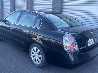 Used 2005 Nissan Altima 2.5 S w/ (S02) Side Airbags Pkg