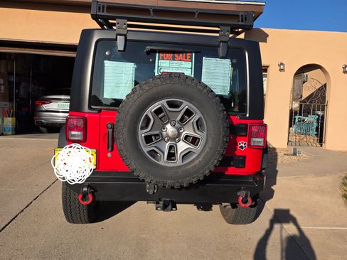 Used 2015 Jeep Wrangler Rubicon w/ Power Convenience Group image 8