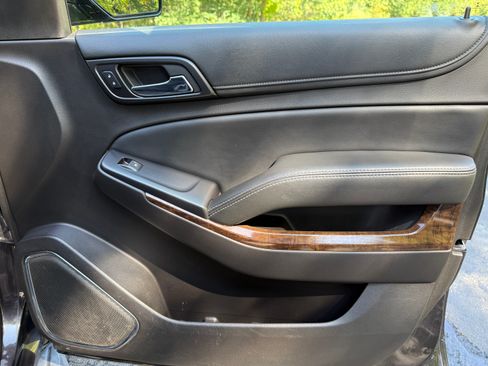 Used 2016 Chevrolet Suburban LT image 22