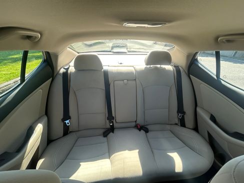 Used 2015 Kia Optima LX FWD image 9