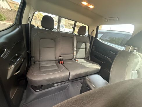 Used 2018 Chevrolet Colorado LT w/ LT Convenience Package image 10