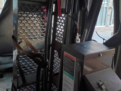 Used 1999 Ford E-150 and Econoline 150 image 8