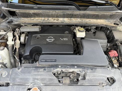 Used 2015 Nissan Pathfinder Platinum FWD image 22