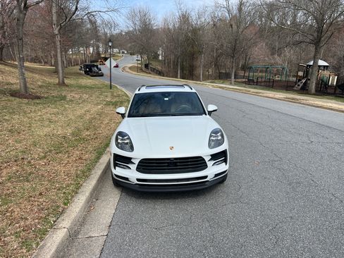 Used 2020 Porsche Macan image 2