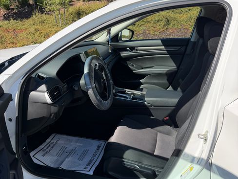 Used 2019 Honda Accord LX image 13