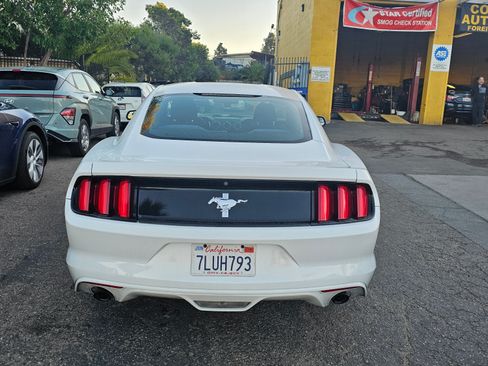 Used 2015 Ford Mustang Coupe image 6