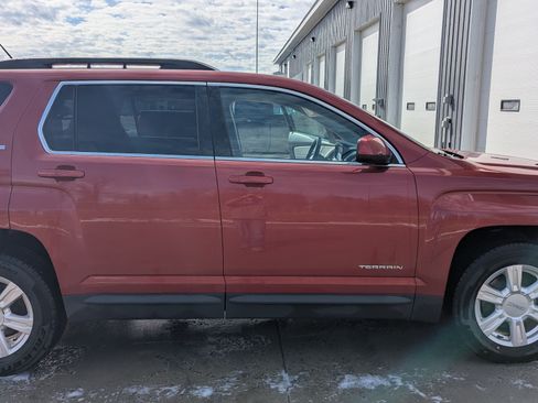 Used 2015 GMC Terrain SLE image 8