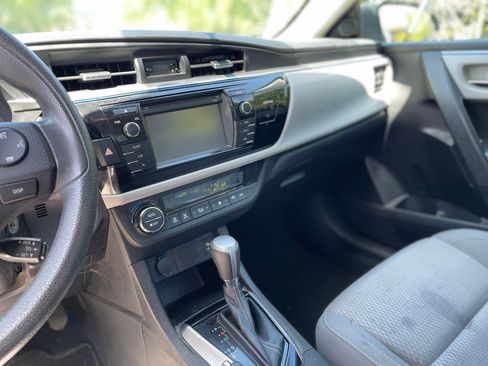 Used 2014 Toyota Corolla LE image 6
