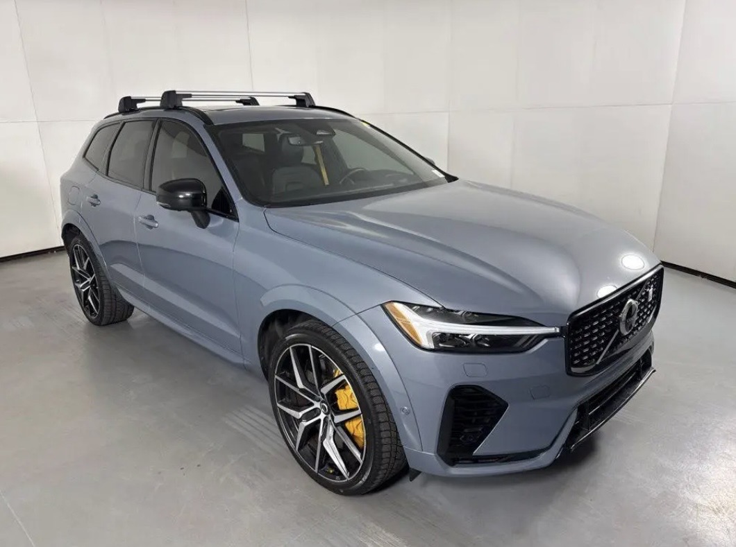 Used 2022 Volvo XC60 T8 Polestar AWD/4WD image 1