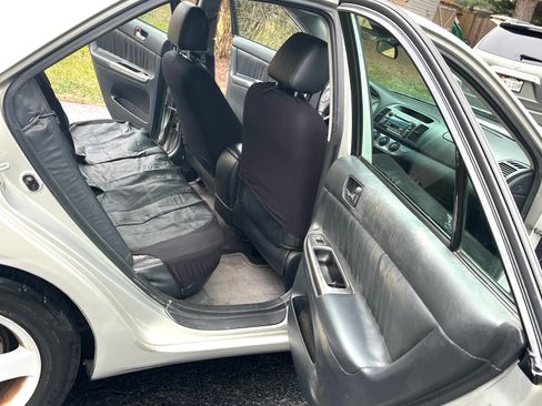 Used 2004 Toyota Camry SE image 10