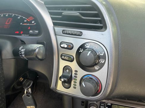 Used 2002 Honda S2000 image 13