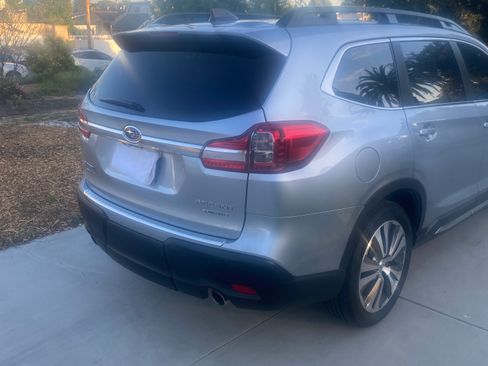 Used 2022 Subaru Ascent Limited w/ Technology Package image 4