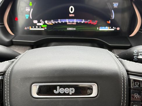 Used 2023 Jeep Grand Cherokee Overland w/ Advanced Protech Group III image 14