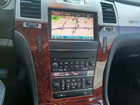 Used 2013 Cadillac Escalade Hybrid Sport Utility 4D image 11