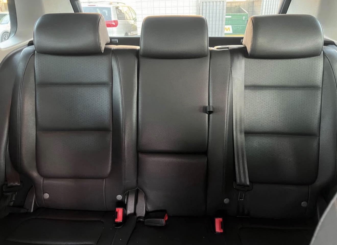 Used 2011 Volkswagen Tiguan SE FWD image 12