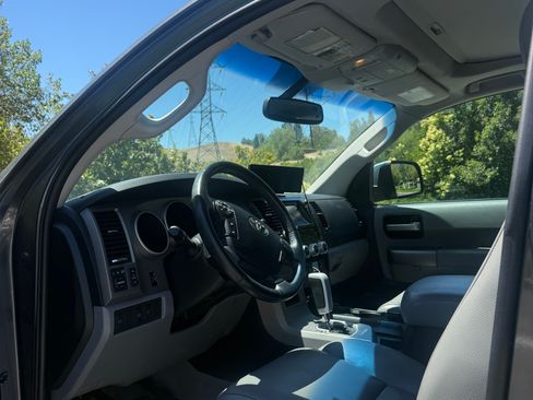 Used 2011 Toyota Sequoia Limited AWD/4WD image 10