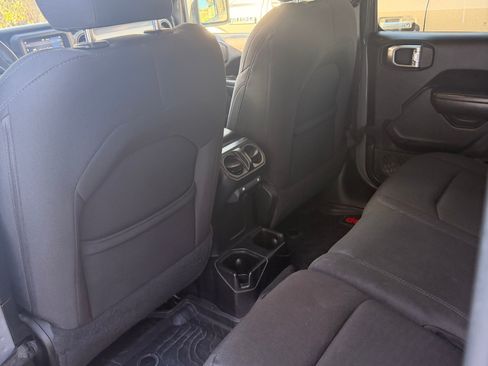 Used 2019 Jeep Wrangler Unlimited Sport S AWD/4WD image 11